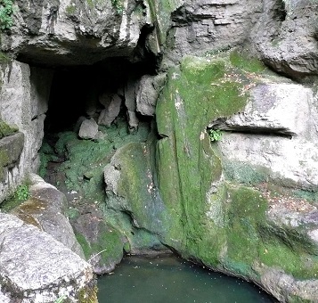 L'eau, au fond des gorges
