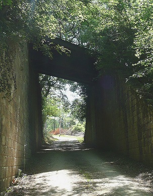 Pont proche du château de Montaut