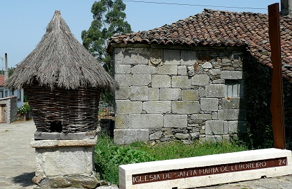 Halte devant l'iglesia de Santa Maria de Leboreiro