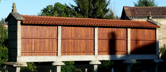 Un bel horreo à Carballal